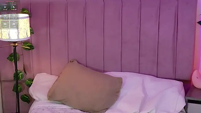 Snapshot of VioletBlacke_ chatting on 11/11/25, 02:50 VioletBlacke online show from 11/11/25, 02:50