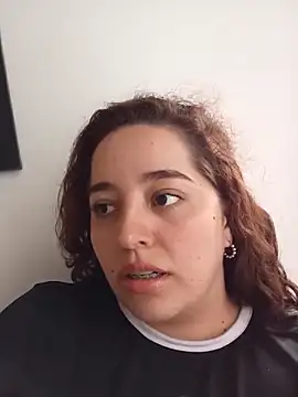 Snapshot of LoanaSantos chatting on 12/18/25, 09:10 LoanaSantos online show from 12/18/25, 09:10