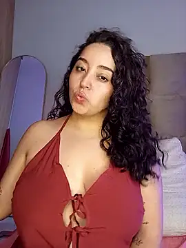 Snapshot of LoanaSantos chatting on 01/06/26, 10:01 LoanaSantos online show from 01/06/26, 10:01