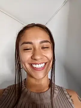 Snapshot of Liahdiaz_ chatting on 11/19/25, 05:13 Liahdiaz online show from 11/19/25, 05:13