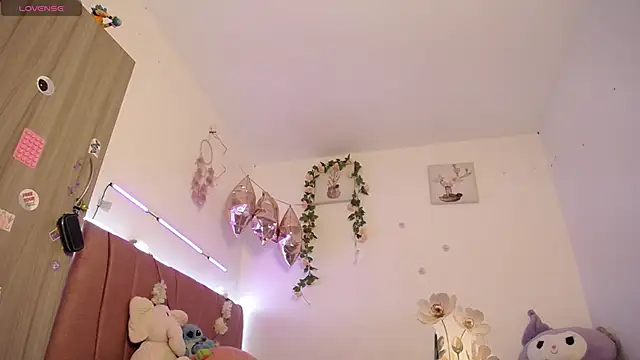 Liahdiaz  online show from 04/01/26, 01:52