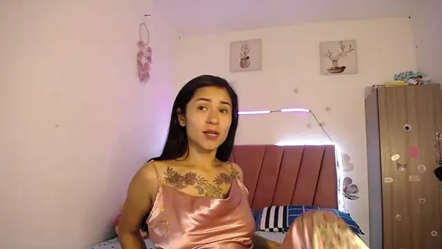 Snapshot of Liahdiaz_ chatting on 04/17/26, 04:10 Liahdiaz online show from 04/17/26, 04:10