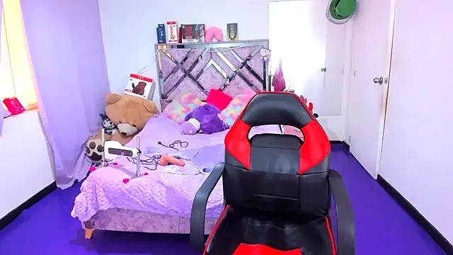 Luna Analya online show from 04/15/26, 04:25