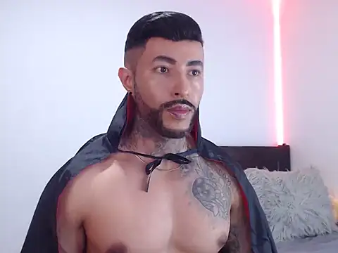 andrea de lucaa online show from 10/30/25, 03:52