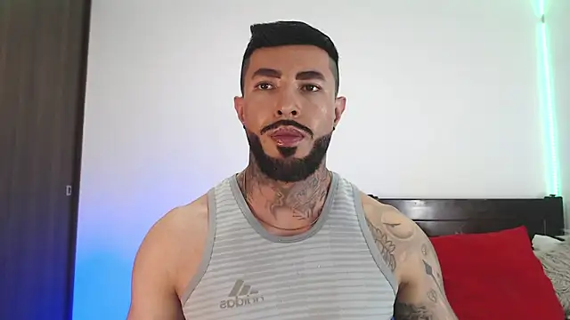 andrea de lucaa online show from 04/13/26, 03:23