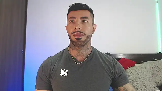 andrea de lucaa online show from 04/18/26, 02:26