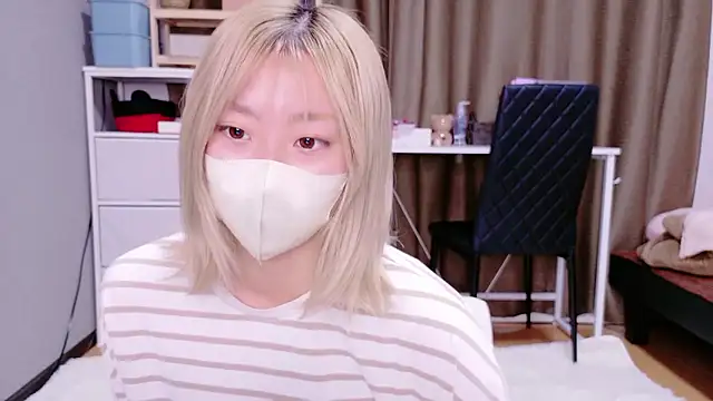 Nana  ch online show from 11/28/25, 04:37