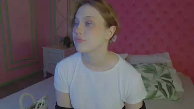 Snapshot of CaitlinSugar chatting on 05/25/26, 04:18 CaitlinSugar online show from 05/25/26, 04:18