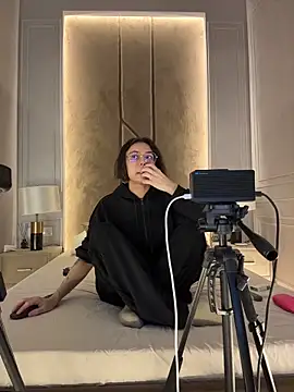 VioletAsh online show from 02/09/26, 04:16