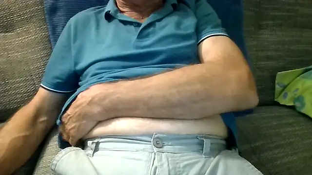 velikifant7 online show from 11/18/25, 05:17