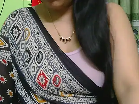 Snapshot of fairy_queen07 chatting on 04/18/26, 07:58 fairy queen07 online show from 04/18/26, 07:58