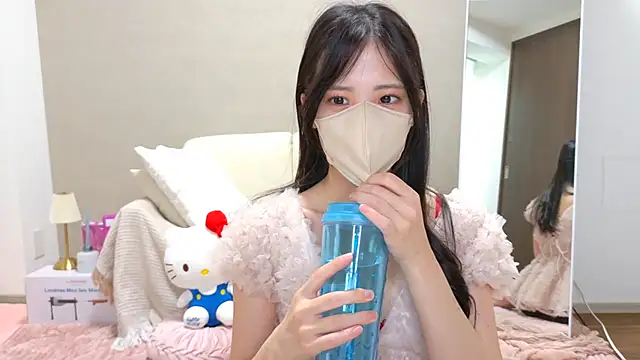 Snapshot of riri__nyan_o0 chatting on 06/05/26, 05:14 riri nyan o0 online show from 06/05/26, 05:14