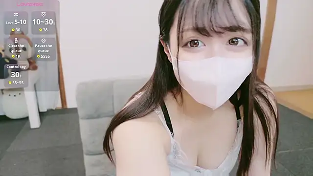 Snapshot of yuna_yyy chatting on 10/17/25, 04:37 yuna yyy online show from 10/17/25, 04:37