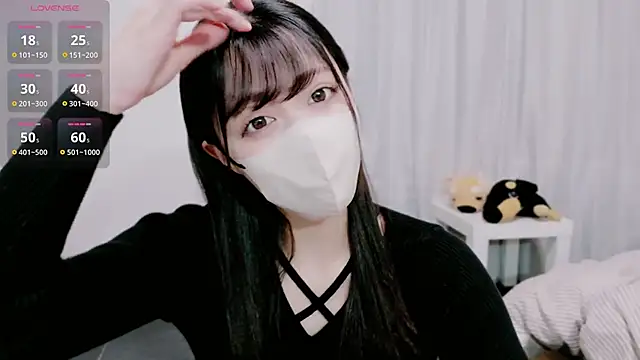 Snapshot of yuna_yyy chatting on 10/21/25, 04:57 yuna yyy online show from 10/21/25, 04:57