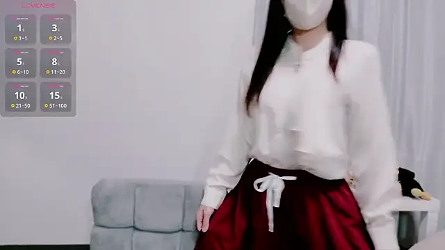 Snapshot of yuna_yyy chatting on 10/22/25, 04:57 yuna yyy online show from 10/22/25, 04:57