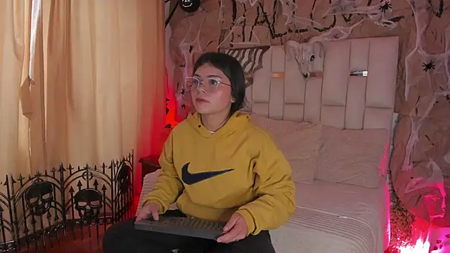 Jade Nmm online show from 10/21/25, 01:01