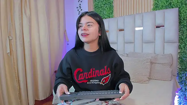 Snapshot of Jade_Nmm chatting on 01/08/26, 02:08 Jade Nmm online show from 01/08/26, 02:08