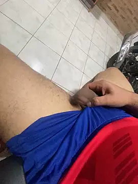 Snapshot of A-dvd-96 chatting on 09/09/25, 04:34 A-dvd-96 online show from 09/09/25, 04:34