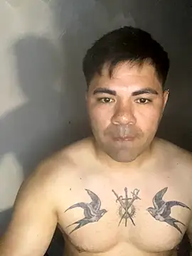 Snapshot of A-dvd-96 chatting on 11/20/25, 06:18 A-dvd-96 online show from 11/20/25, 06:18