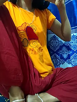 Snapshot of maya-Couple19 chatting on 11/18/25, 06:23 maya-Couple19 online show from 11/18/25, 06:23