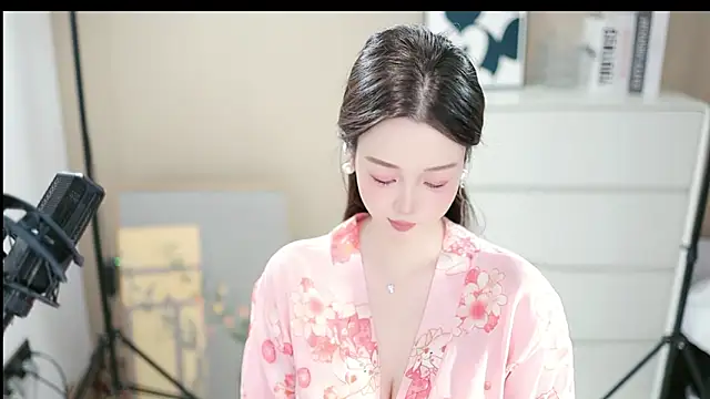 abbyli12 online show from 11/11/25, 04:18