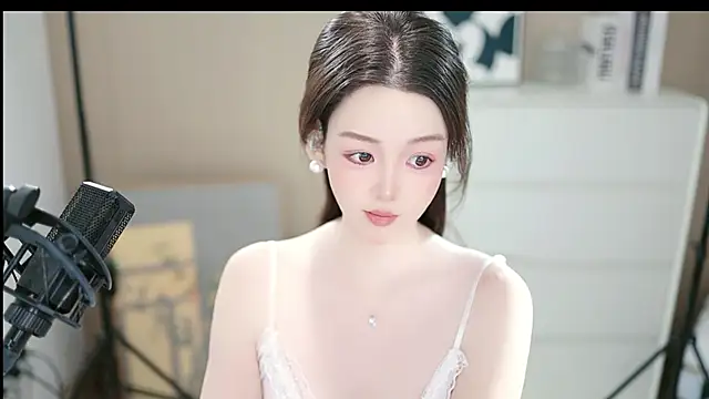 abbyli12 online show from 11/26/25, 05:30