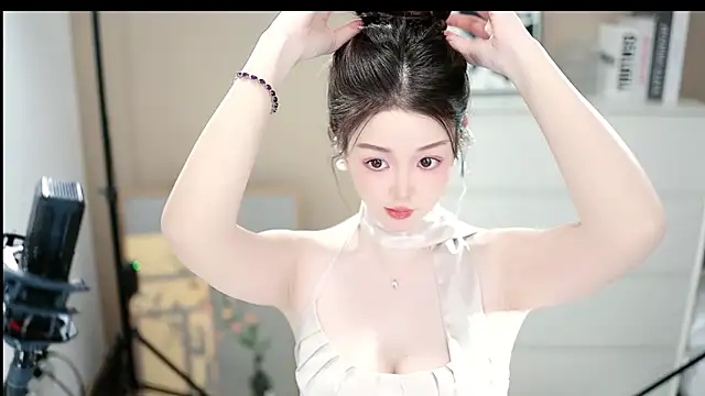 Snapshot of abbyli12 chatting on 12/22/25, 03:53 abbyli12 online show from 12/22/25, 03:53