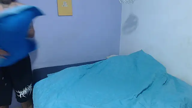 Snapshot of onixandghosty1 chatting on 09/15/25, 07:03 onixandghosty1 online show from 09/15/25, 07:03