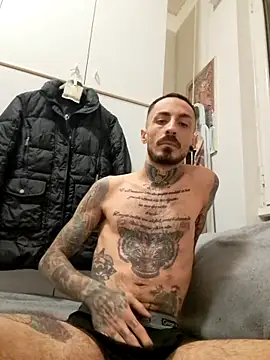 Snapshot of Robe420 chatting on 11/06/25, 04:19 Robe420 online show from 11/06/25, 04:19