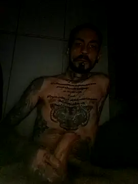 Snapshot of Robe420 chatting on 11/16/25, 01:11 Robe420 online show from 11/16/25, 01:11