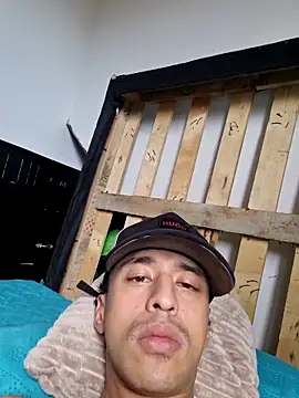 Santi2323xxX online show from 03/20/26, 06:57