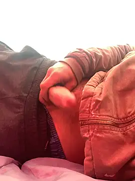 Snapshot of Allinside666 chatting on 11/29/25, 04:32 Allinside666 online show from 11/29/25, 04:32