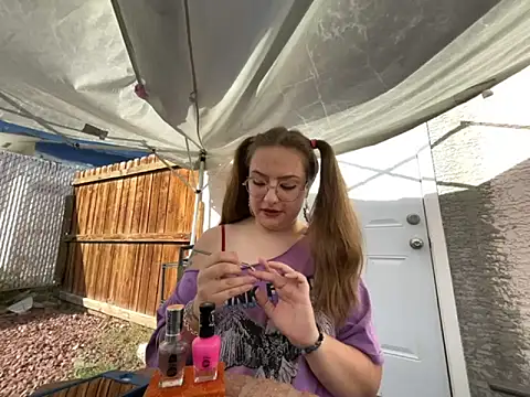 Snapshot of PinkCandi333 chatting on 11/05/25, 06:52 PinkCandi333 online show from 11/05/25, 06:52