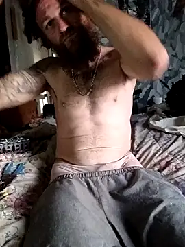 Snapshot of bearded_cross chatting on 10/17/25, 01:03 bearded cross online show from 10/17/25, 01:03