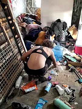 Snapshot of bearded_cross chatting on 11/22/25, 08:41 bearded cross online show from 11/22/25, 08:41