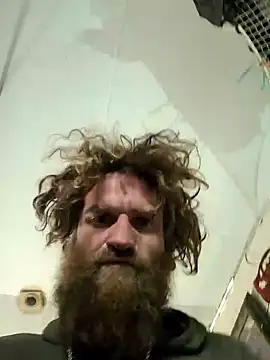 Snapshot of bearded_cross chatting on 12/17/25, 02:23 bearded cross online show from 12/17/25, 02:23