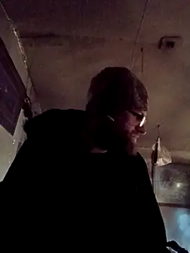 Snapshot of bearded_cross chatting on 02/16/26, 02:02 bearded cross online show from 02/16/26, 02:02