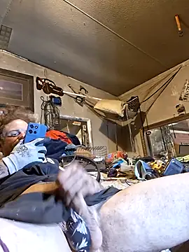 Snapshot of bearded_cross chatting on 03/30/26, 11:11 bearded cross online show from 03/30/26, 11:11