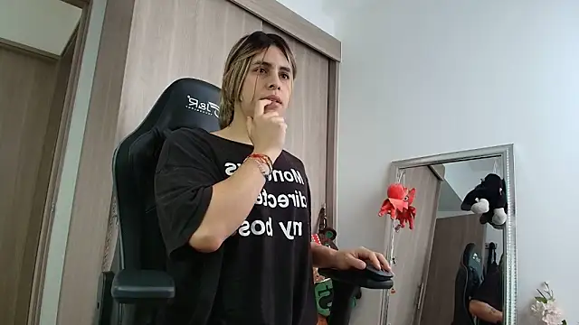 Snapshot of brunothompson3 chatting on 09/16/25, 02:29 brunothompson3 online show from 09/16/25, 02:29