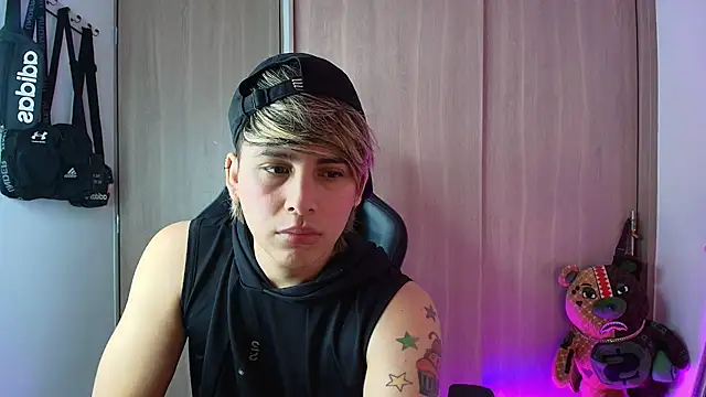 Snapshot of brunothompson3 chatting on 09/25/25, 11:19 brunothompson3 online show from 09/25/25, 11:19