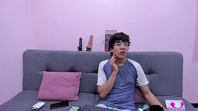 Snapshot of Desire_Ecstasy chatting on 09/30/25, 01:38 Desire Ecstasy online show from 09/30/25, 01:38