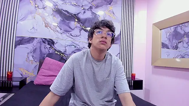 Snapshot of Desire_Ecstasy chatting on 11/14/25, 01:10 Desire Ecstasy online show from 11/14/25, 01:10