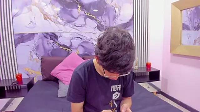 Snapshot of Desire_Ecstasy chatting on 11/16/25, 12:55 Desire Ecstasy online show from 11/16/25, 12:55