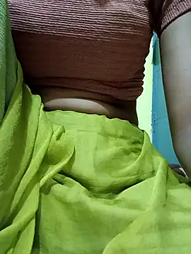 Snapshot of Hut_rotu_cute chatting on 09/17/25, 11:17 Hut rotu cute online show from 09/17/25, 11:17