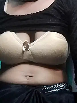 Snapshot of Hut_rotu_cute chatting on 10/07/25, 08:33 Hut rotu cute online show from 10/07/25, 08:33