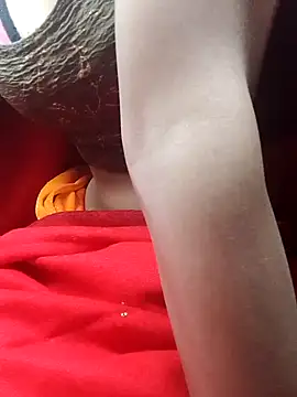 Snapshot of Hut_rotu_cute chatting on 11/30/25, 06:34 Hut rotu cute online show from 11/30/25, 06:34