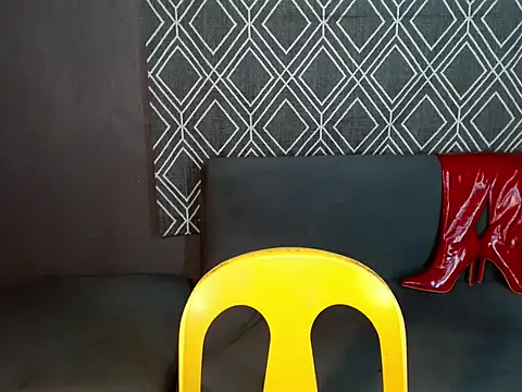 Snapshot of hugesignificant_69 chatting on 09/29/25, 11:37 hugesignificant 69 online show from 09/29/25, 11:37