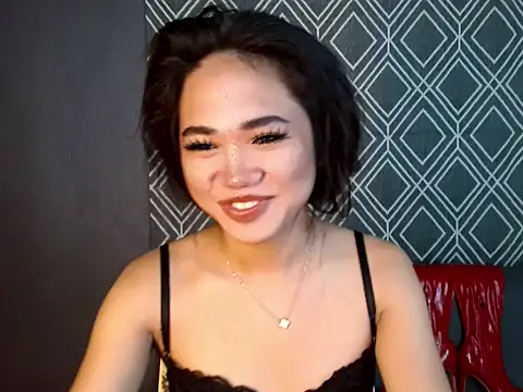 Snapshot of hugesignificant_69 chatting on 10/04/25, 01:47 hugesignificant 69 online show from 10/04/25, 01:47