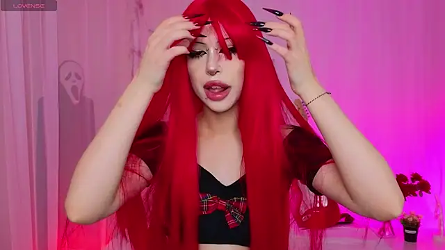 Snapshot of venomeowww__ chatting on 10/29/25, 02:47 venomeowww online show from 10/29/25, 02:47