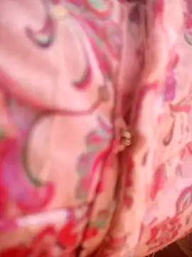 Snapshot of CUTGIRL76 chatting on 12/16/25, 06:51 CUTGIRL76 online show from 12/16/25, 06:51